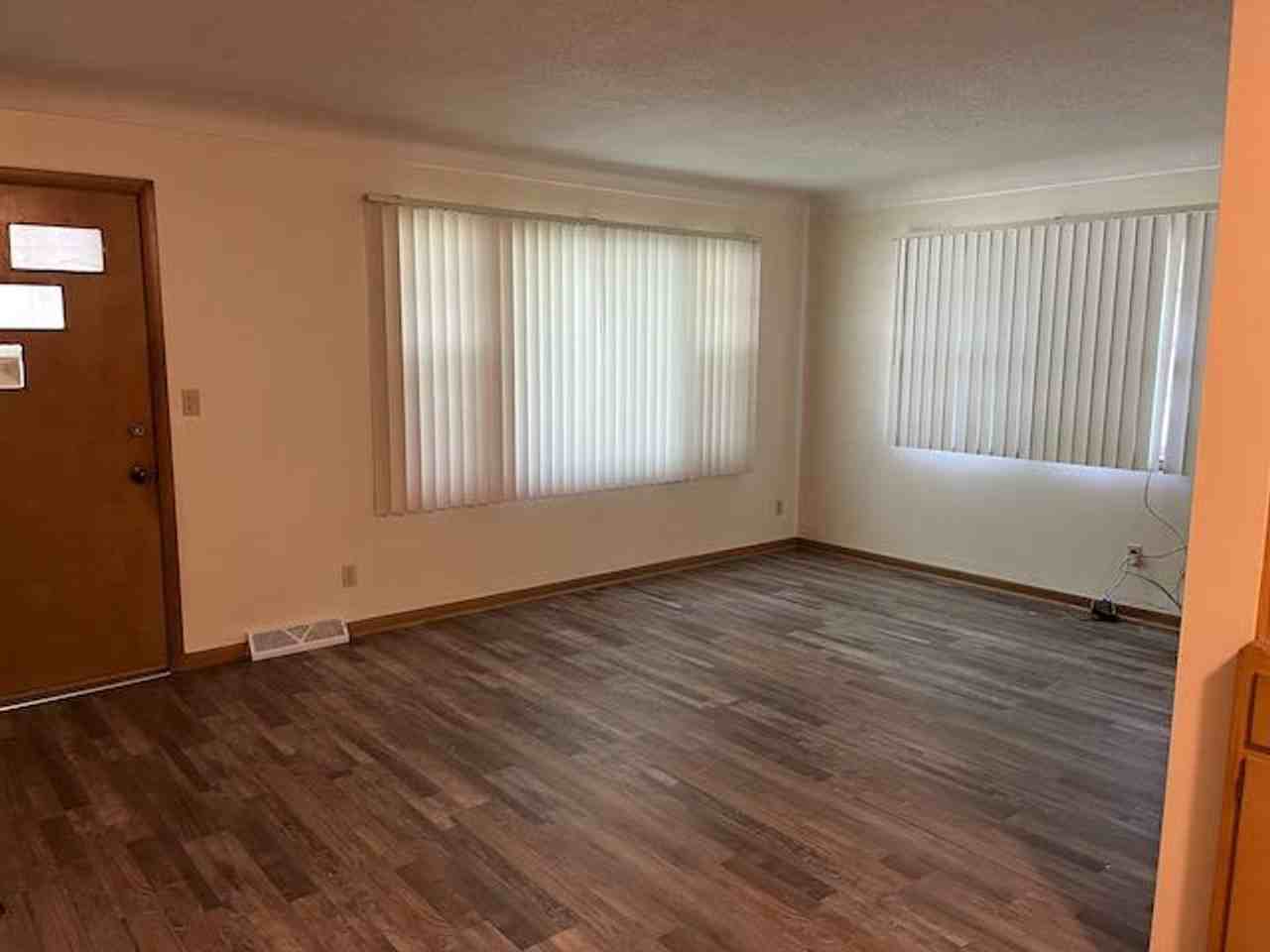 4132 39th Pl - Photo 2 of 8