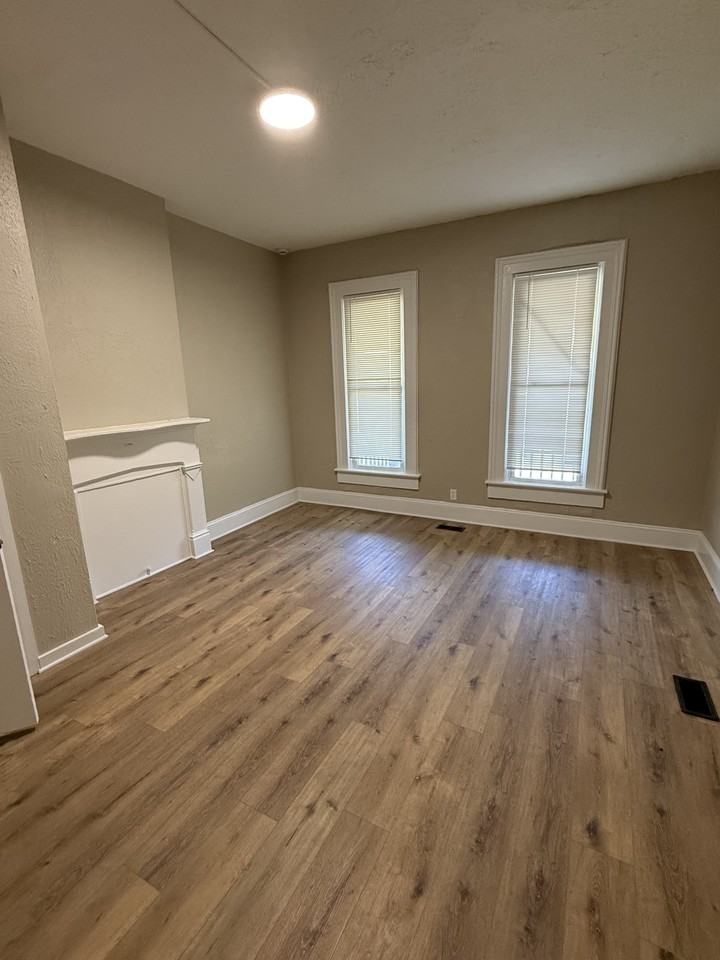 830 Oak St #830 - Photo 2 of 10