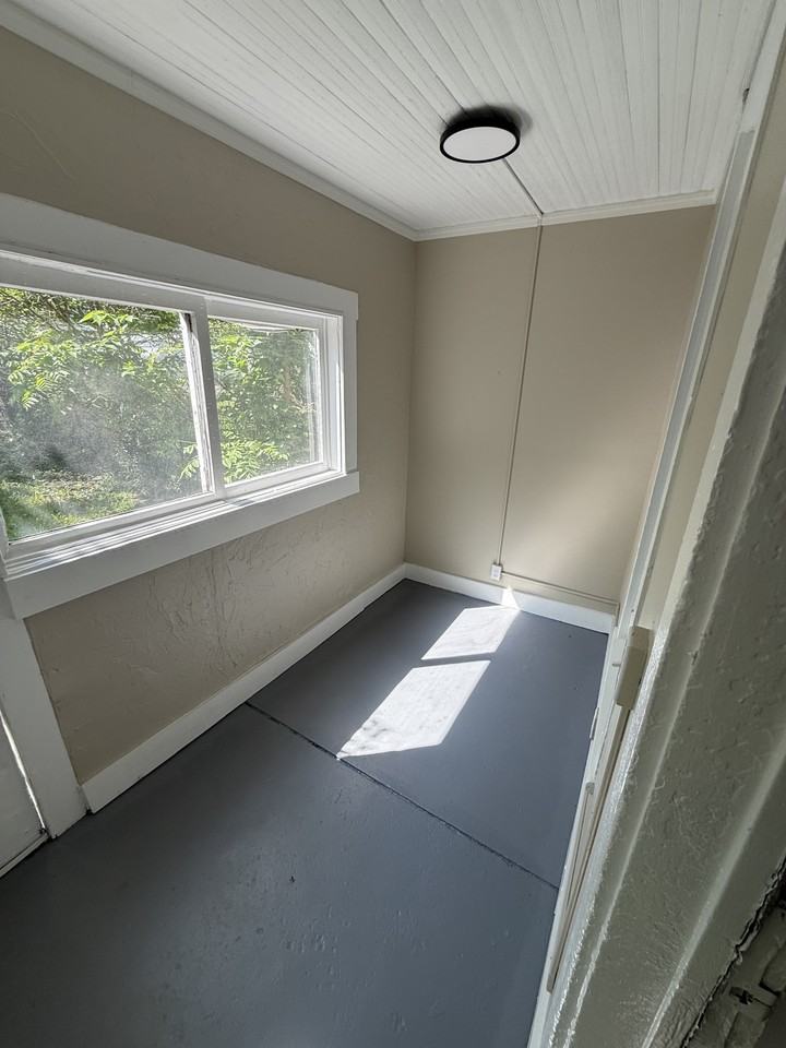 830 Oak St #830 - Photo 5 of 10
