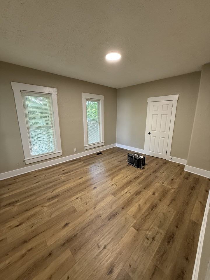 830 Oak St #830 - Photo 7 of 10