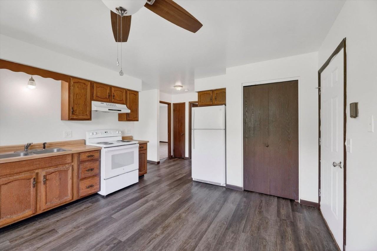 Sun Meadows Apartments - Photo 2 of 26