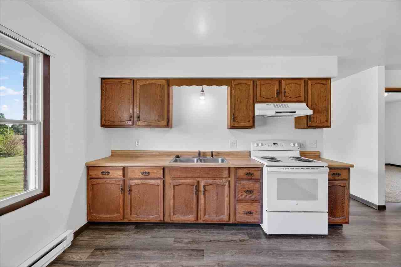 Sun Meadows Apartments - Photo 4 of 26