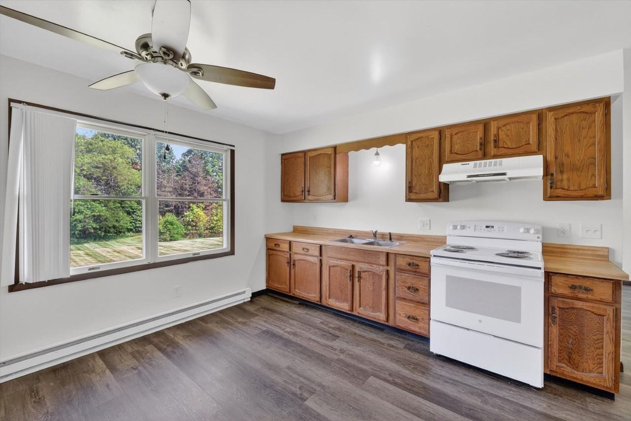 Sun Meadows Apartments - Photo 5 of 26