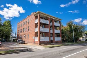 featured image of 417 W 27th St