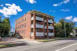 417 W 27th Street - Photo 1 of 1
