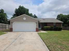 featured image of 3413 Pathway Cir