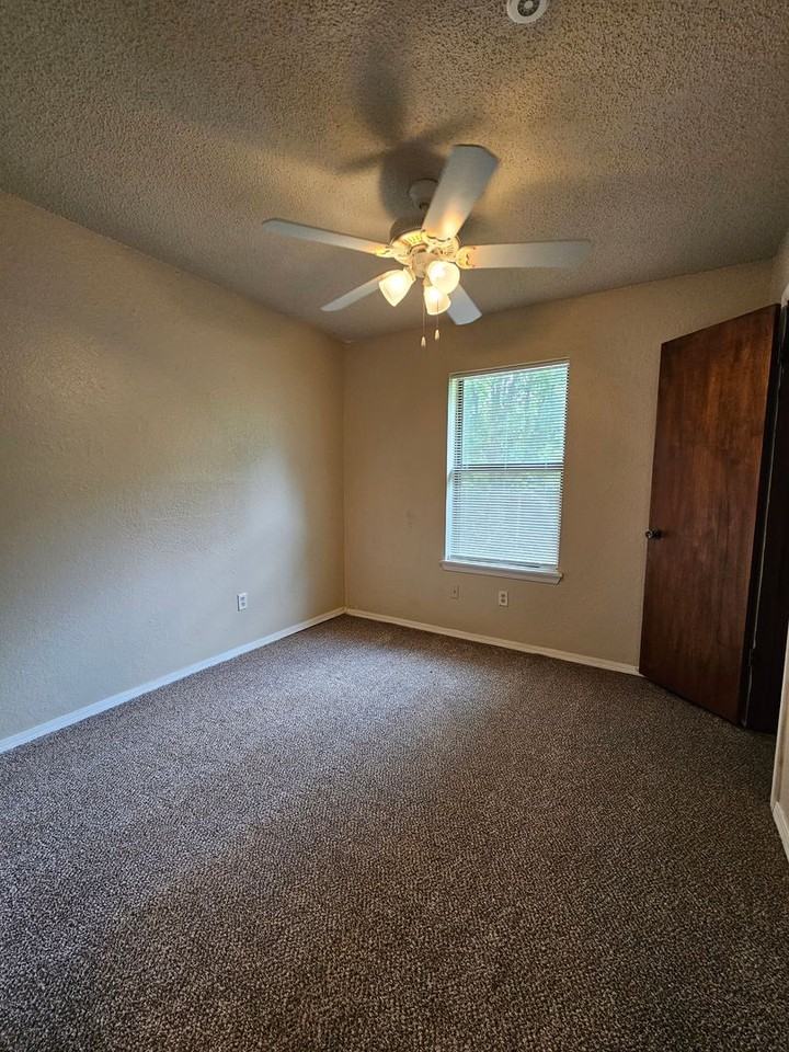 3413 Pathway Cir - Photo 7 of 16