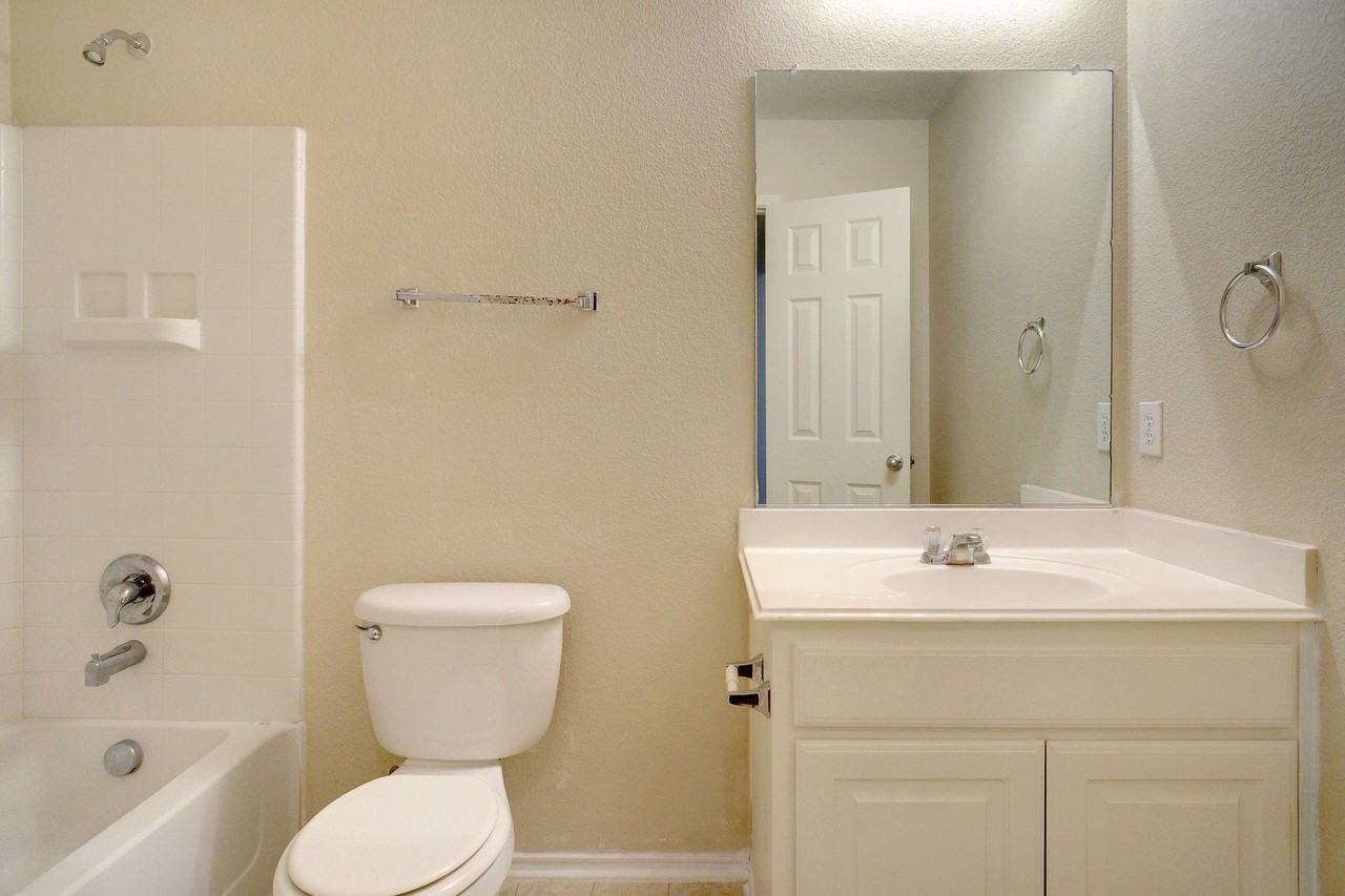 1305 Mountain Peak Dr - Photo 3 of 17