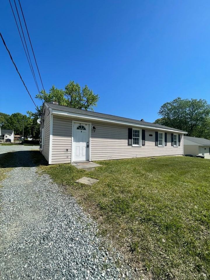 1011A Tuscaloosa St - Photo 2 of 10