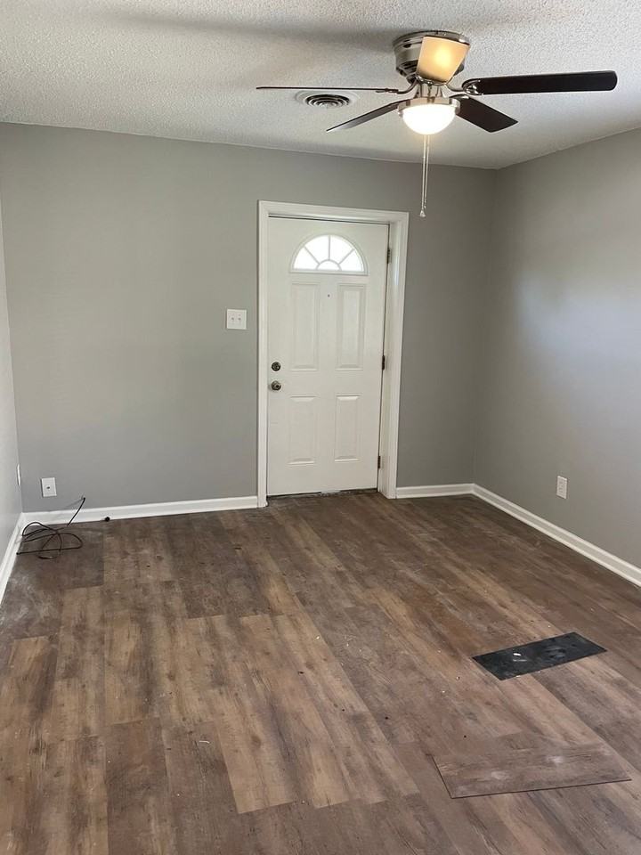 1011A Tuscaloosa St - Photo 3 of 10