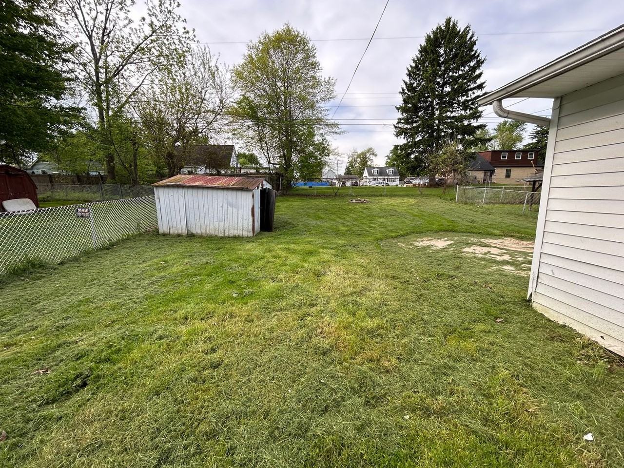 2056 Mckinley Ave - Photo 2 of 12