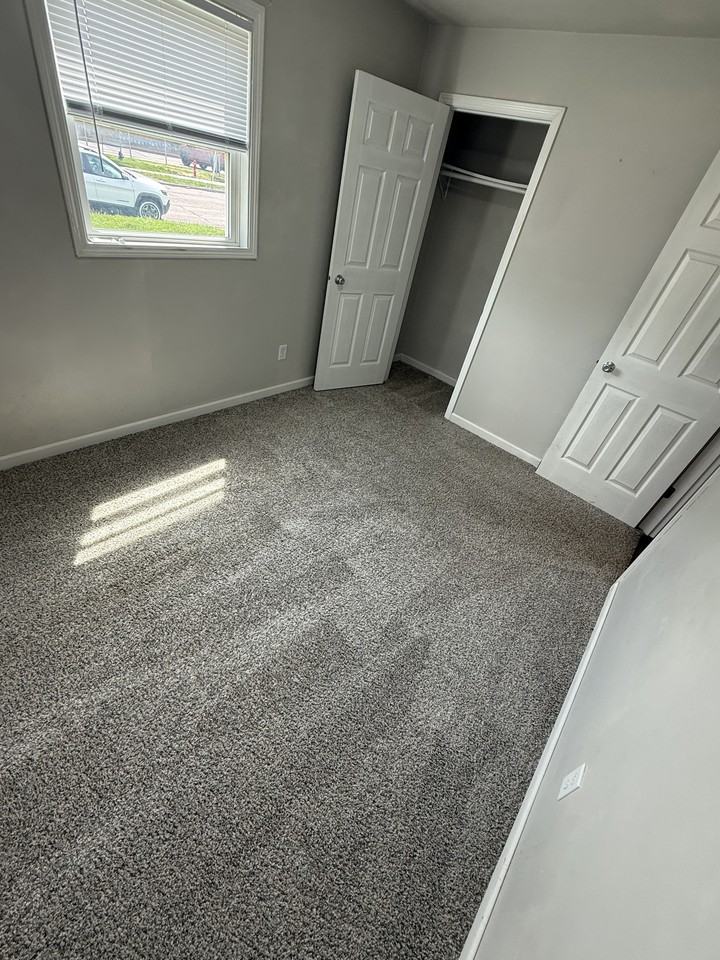 3303 S Holly Ave #2 - Photo 3 of 10