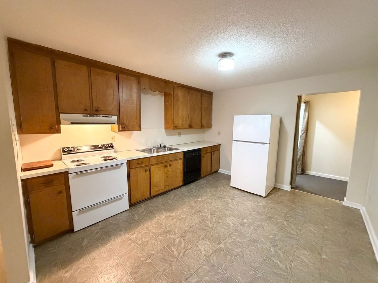 616 Wood St - Photo 5 of 8