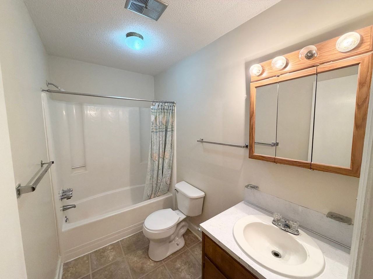 616 Wood St - Photo 7 of 8