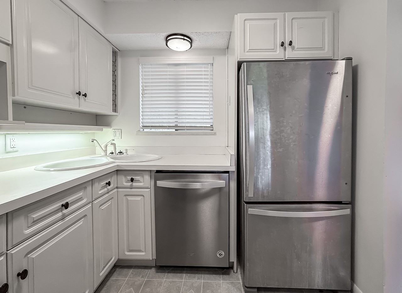 10 Pine Tree Rd. St. Andrews 203 #1 - Photo 3 of 18