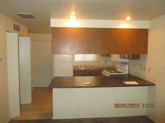 6531 W Douglas St - Photo 3 of 16