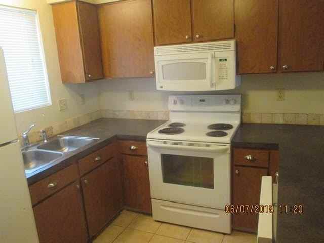 6531 W Douglas St - Photo 4 of 16