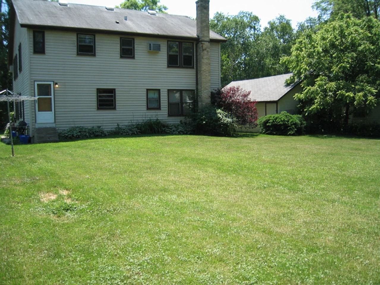 7022 Hubbard Ave - Photo 2 of 14