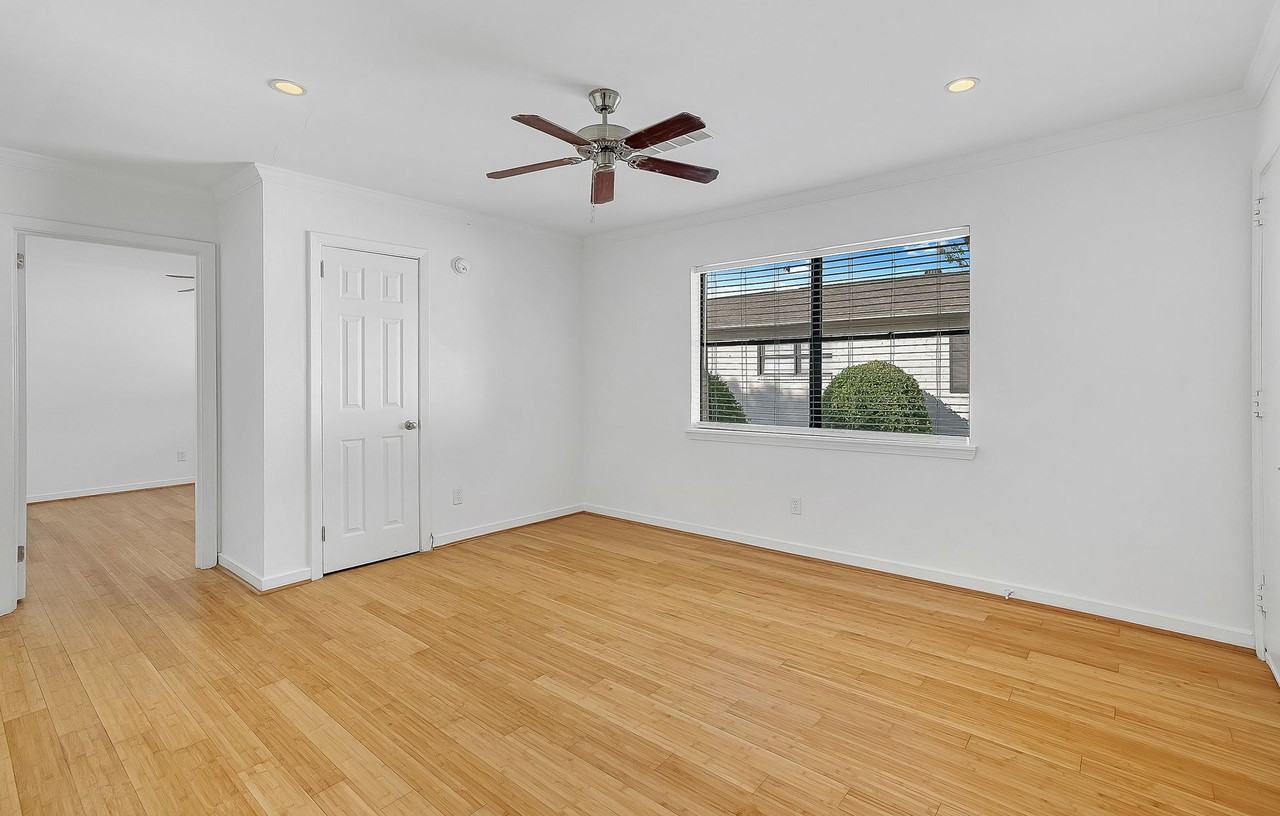 Carol Court - Photo 6 of 9
