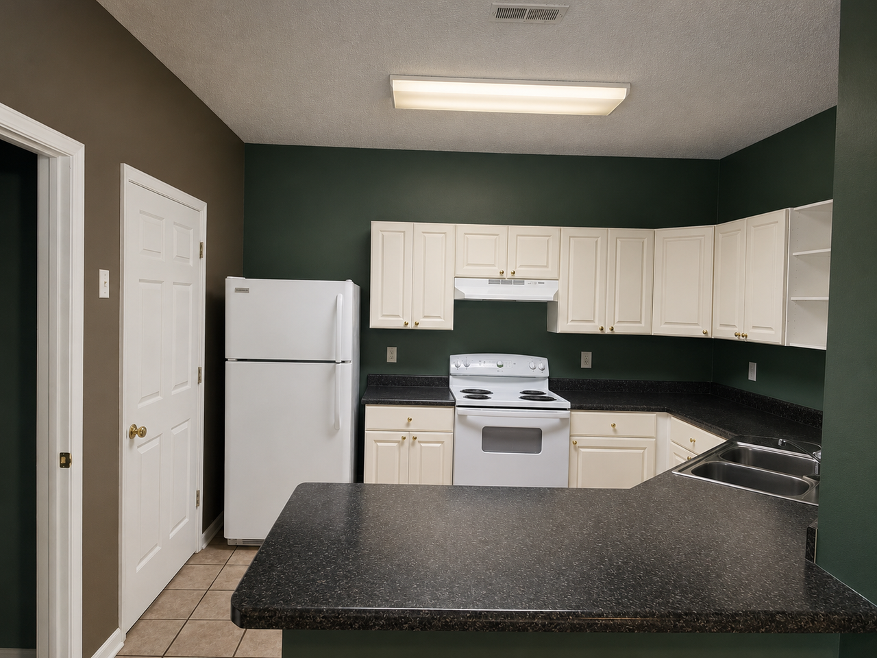 190 Wexford Dr #202 - Photo 3 of 8