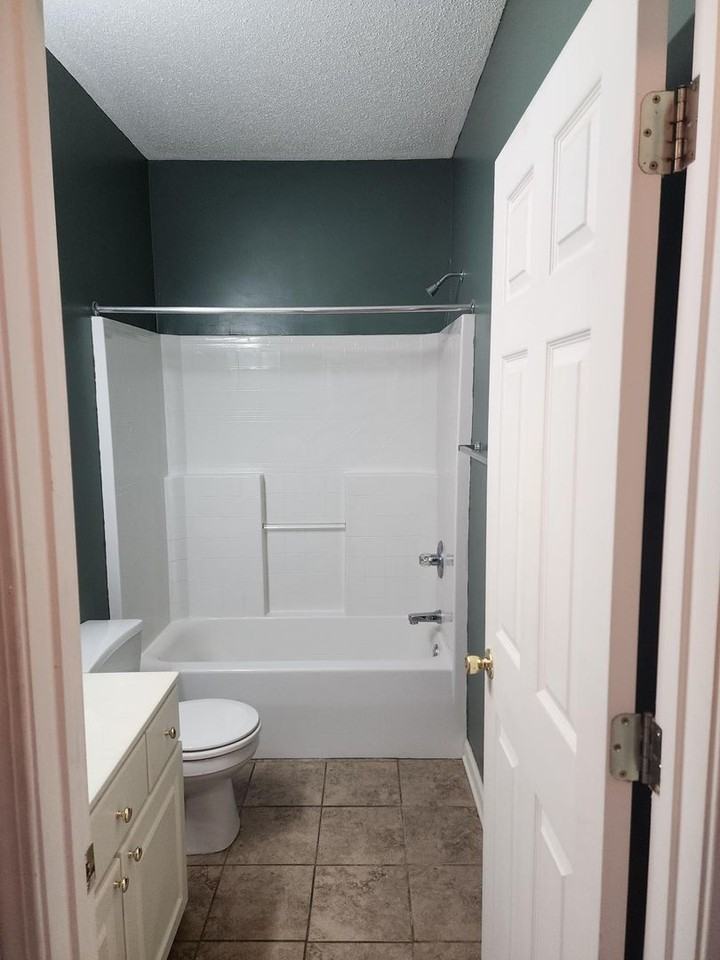 190 Wexford Dr #202 - Photo 4 of 8