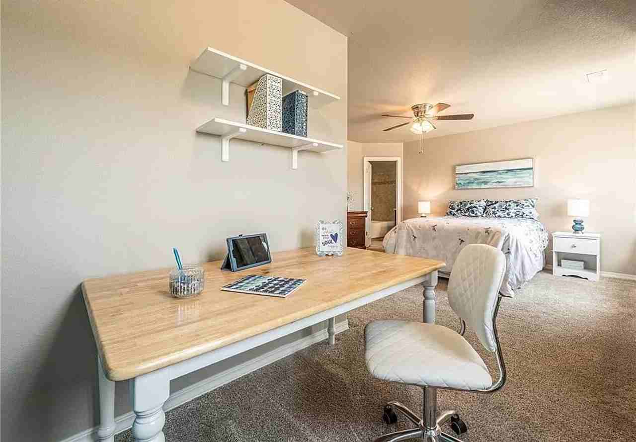 8884 Vanderwood Rd - Photo 5 of 38