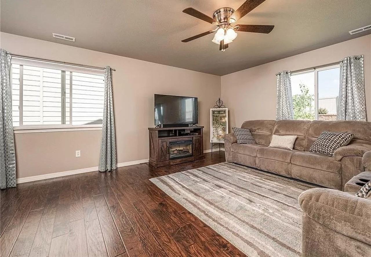 8884 Vanderwood Rd - Photo 7 of 38