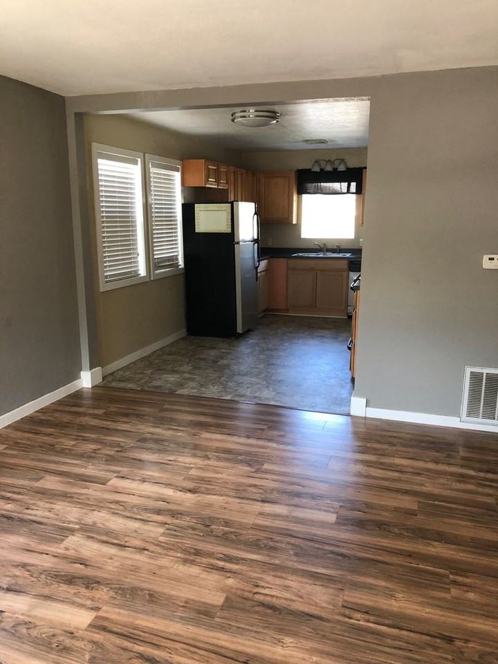 1646 Se Hamilton St - Photo 2 of 14
