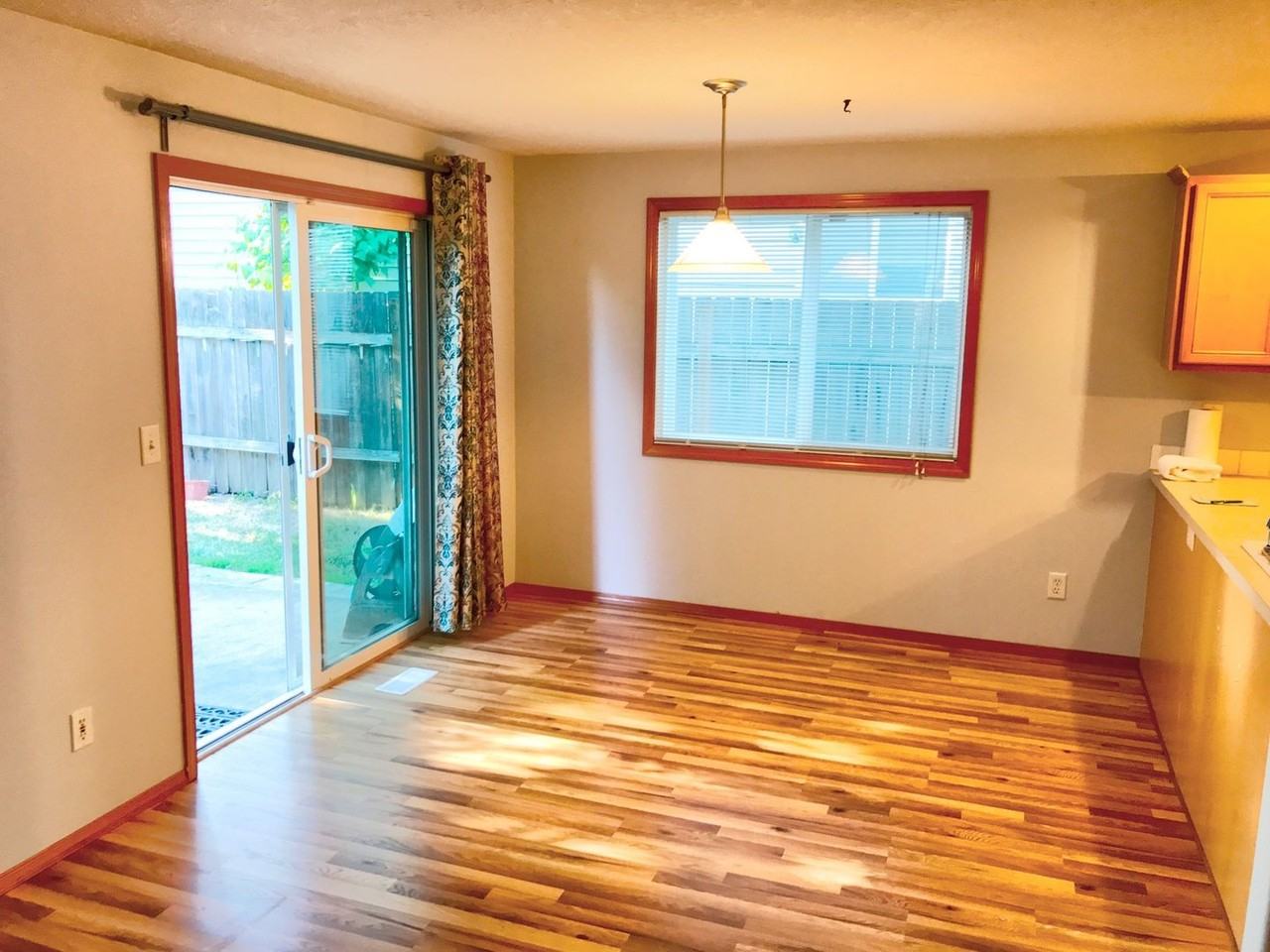 2753 Se 85th Ave - Photo 4 of 19