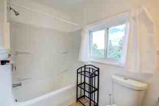 1121 Bellaire Ave - Photo 1 of 1