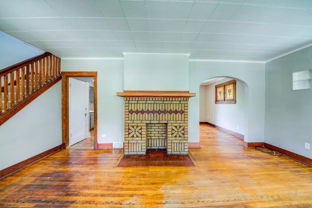 1121 Bellaire Ave - Photo 3 of 23