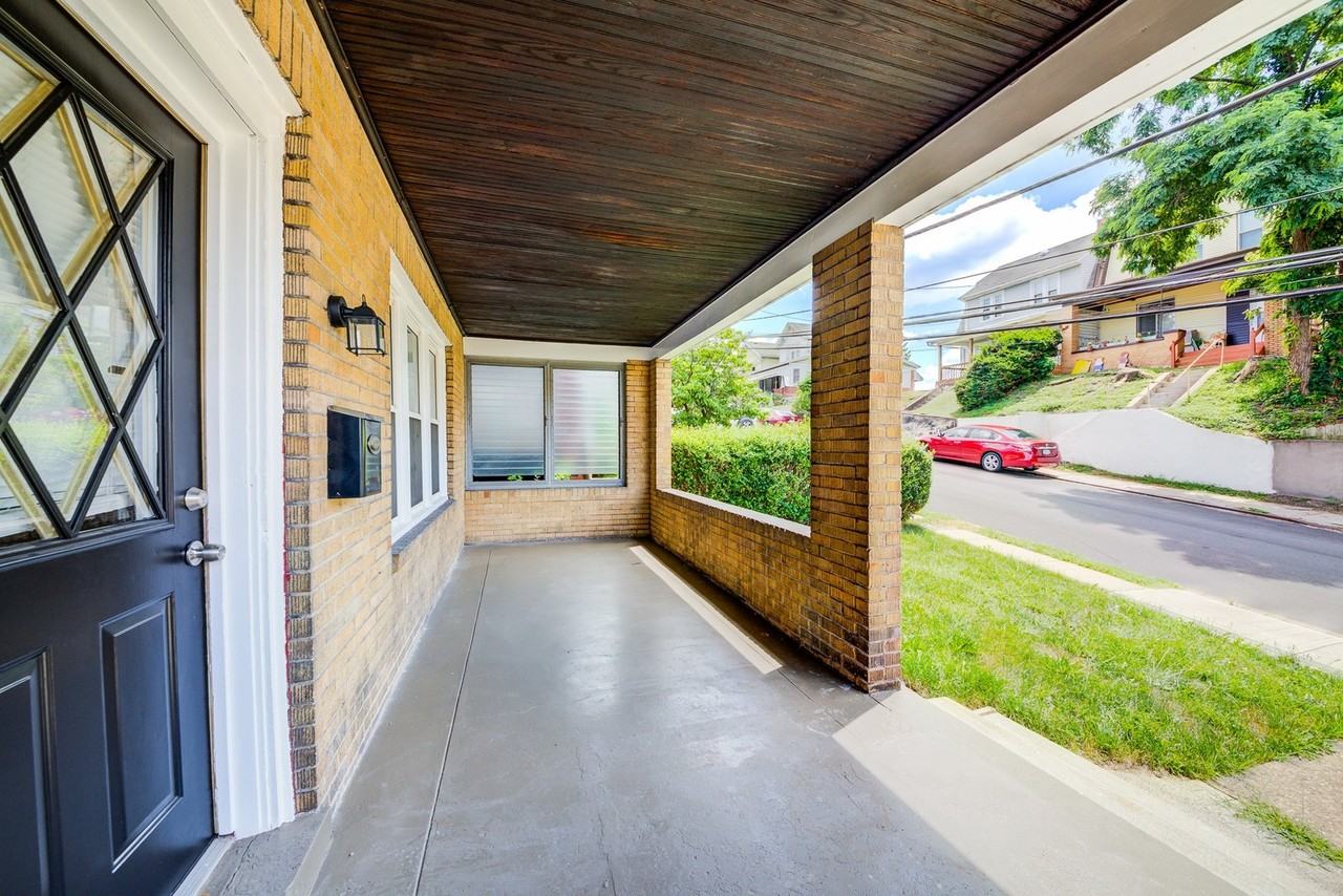 1121 Bellaire Ave - Photo 5 of 23