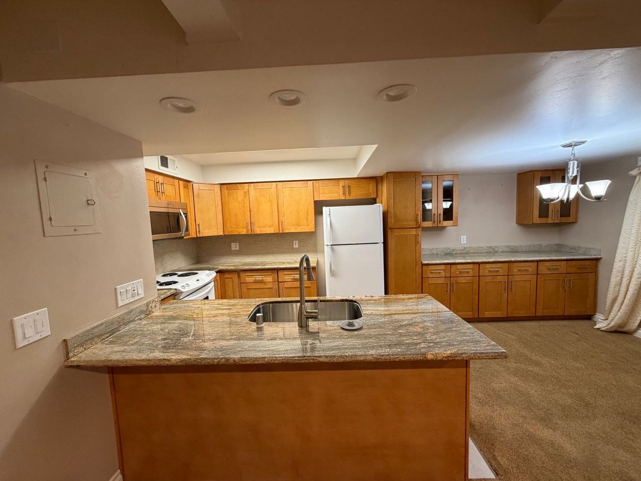 1128A Herbert Ave - Photo 3 of 11