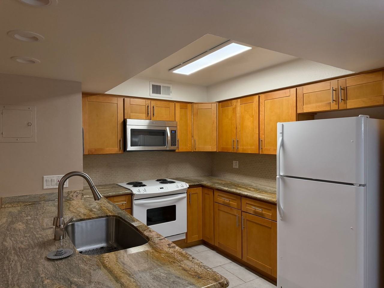 1128A Herbert Ave - Photo 4 of 11