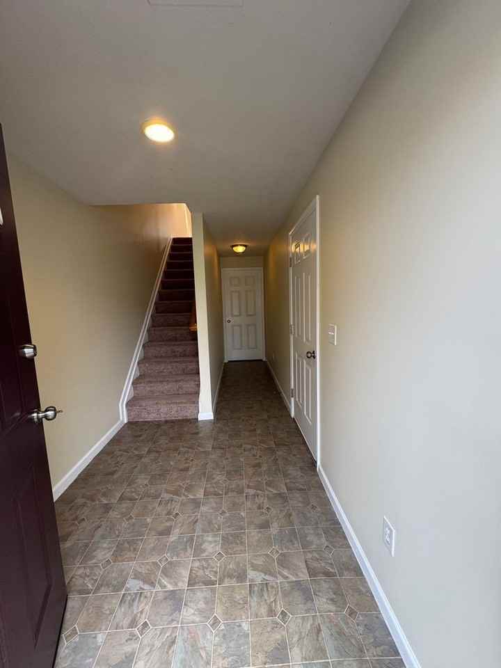 3046 Crystal Spring Ln - Photo 3 of 18