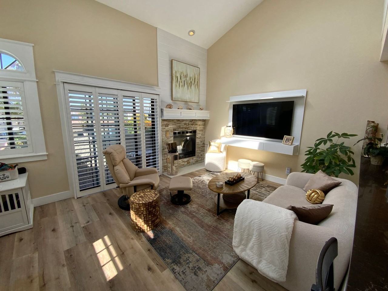 217 Elm Ave - Photo 4 of 27
