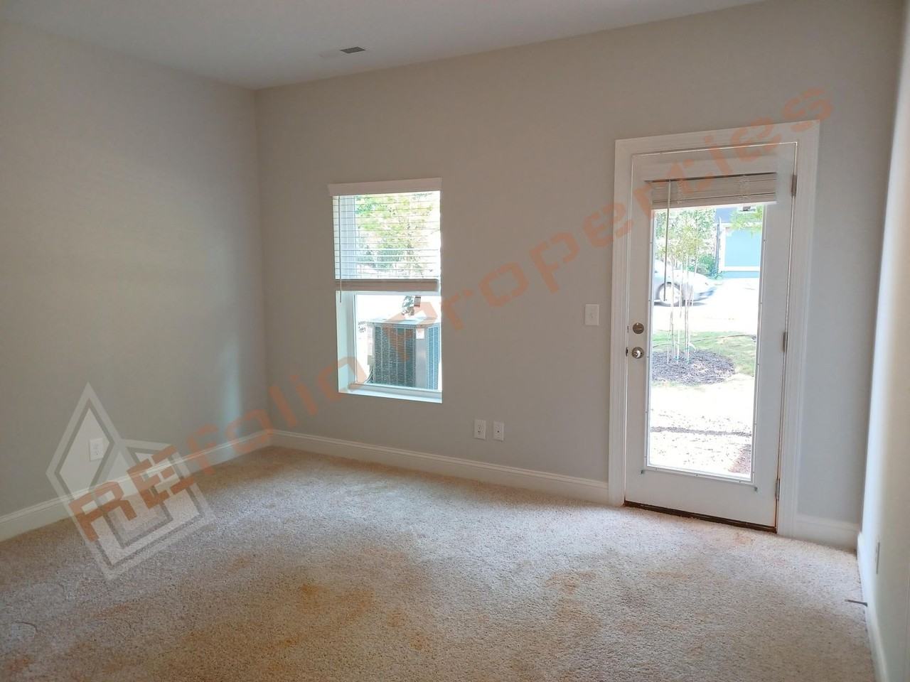 718 Rosefield Dr - Photo 4 of 22