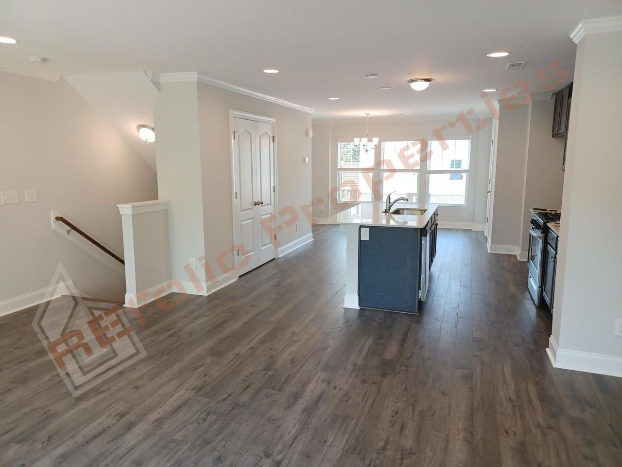718 Rosefield Dr - Photo 5 of 22