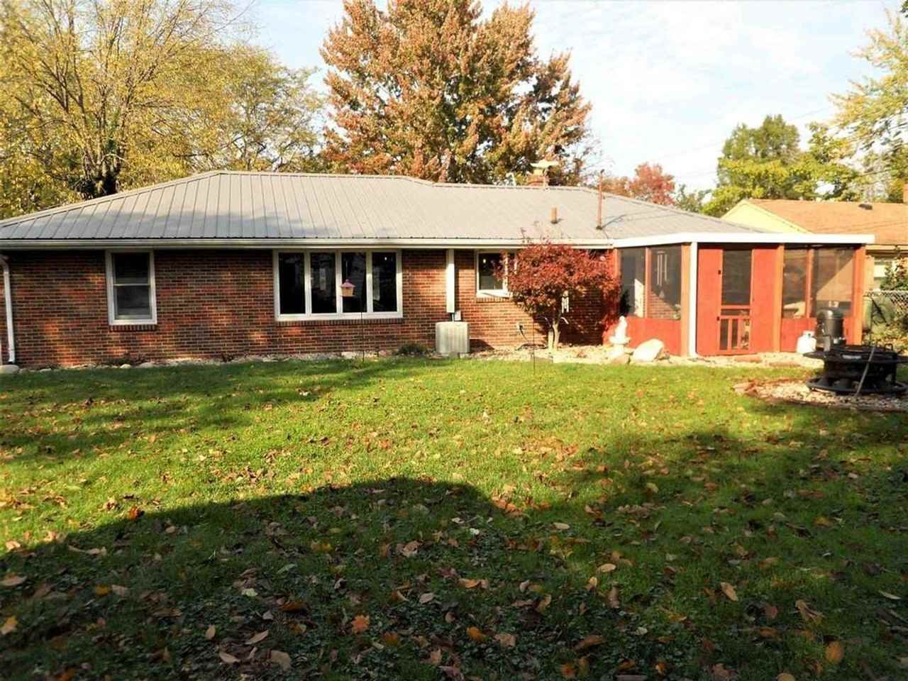 617 Holly Ln