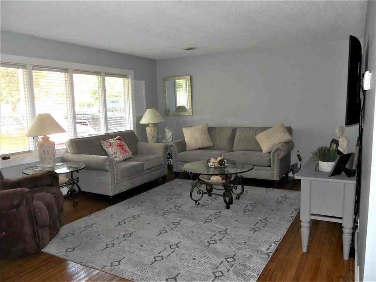 617 Holly Ln - Photo 7 of 15