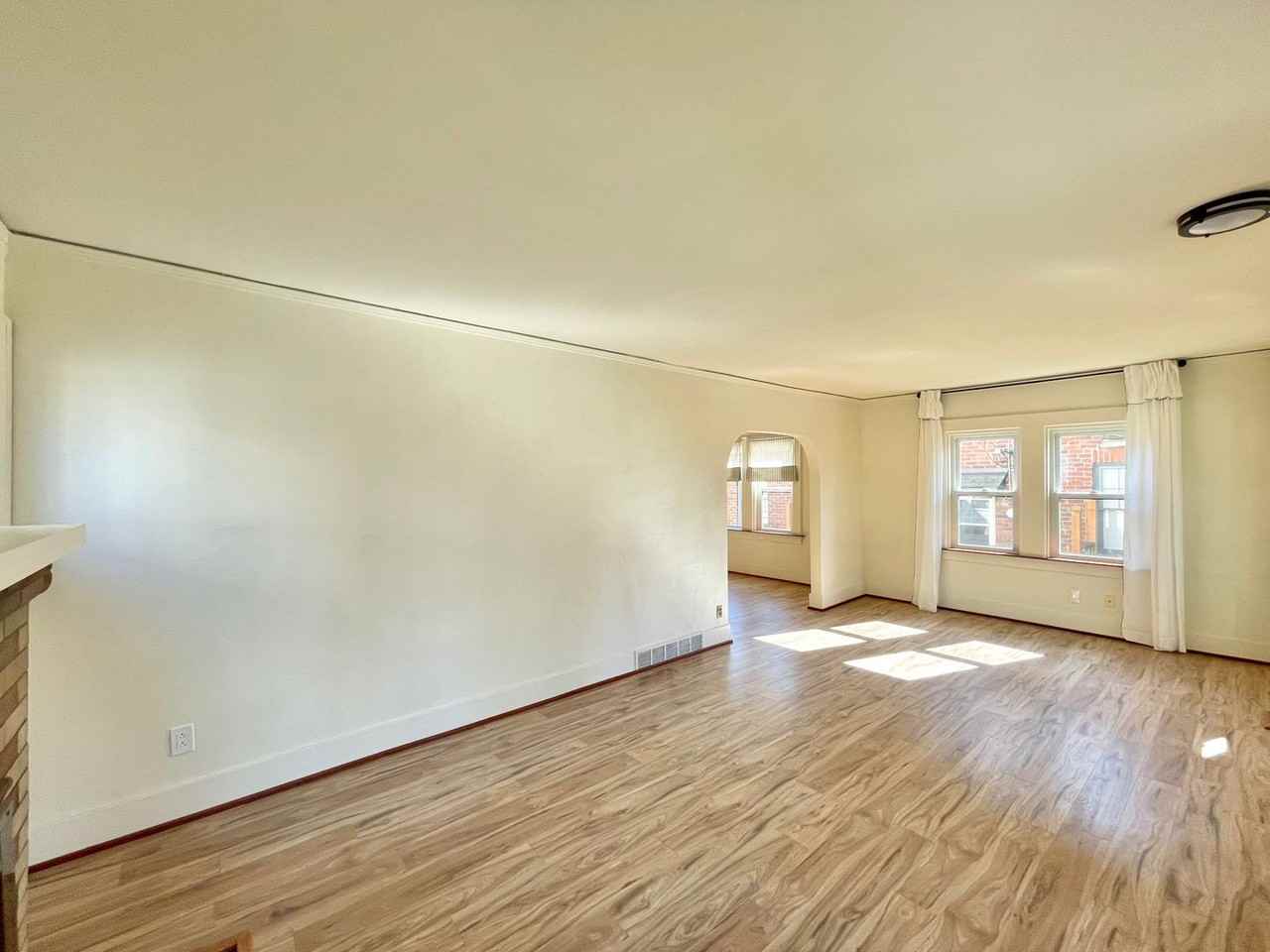 5222 35th Ave Ne - Photo 6 of 28