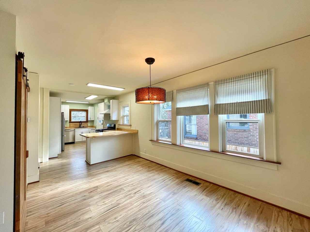 5222 35th Ave Ne - Photo 7 of 28