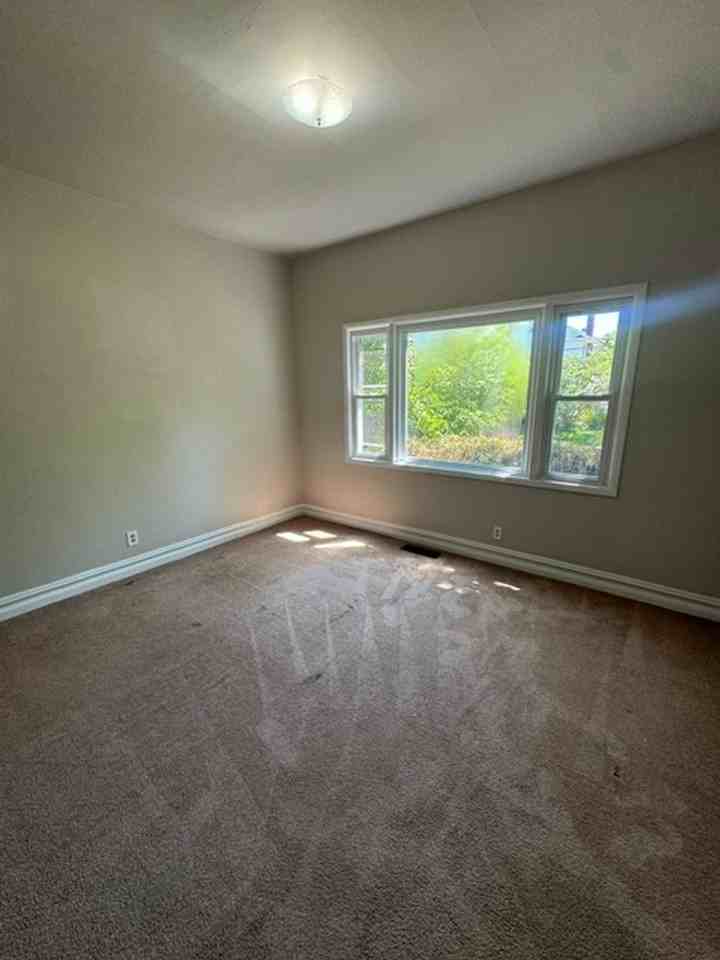 2514 S Wayne Ave - Photo 6 of 7