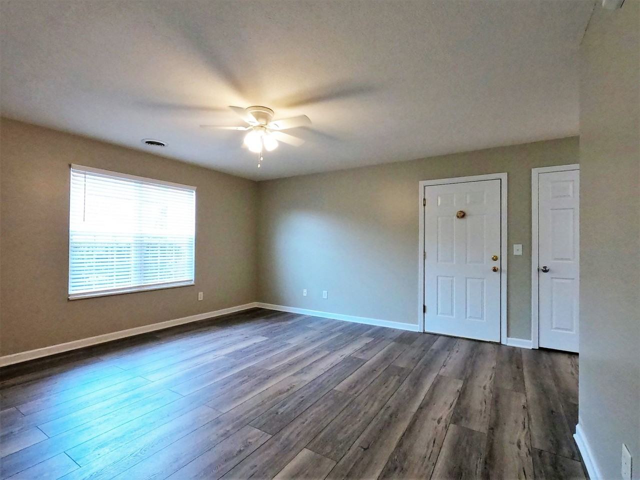1625 Maple View Way - Photo 3 of 13