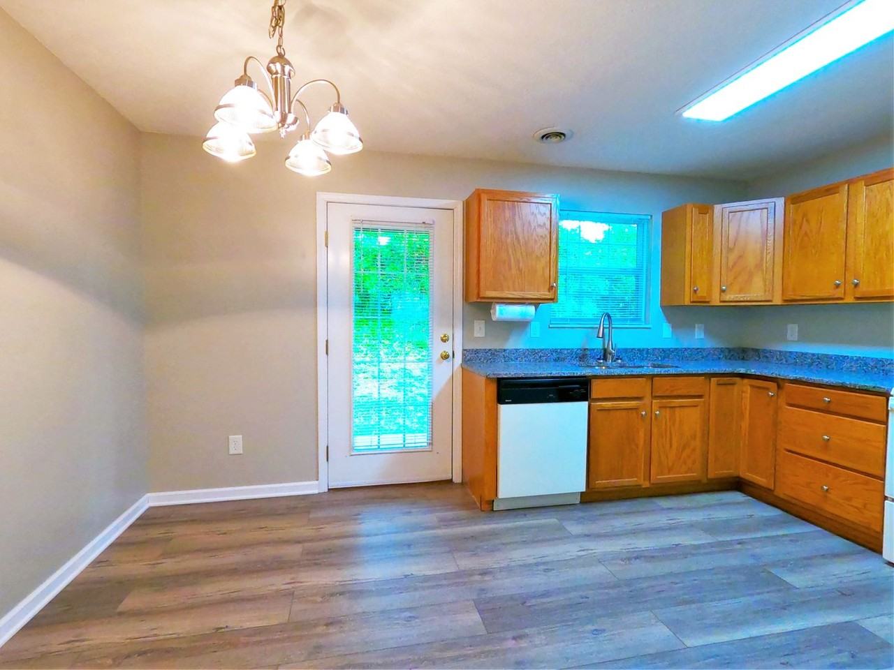 1625 Maple View Way - Photo 4 of 13