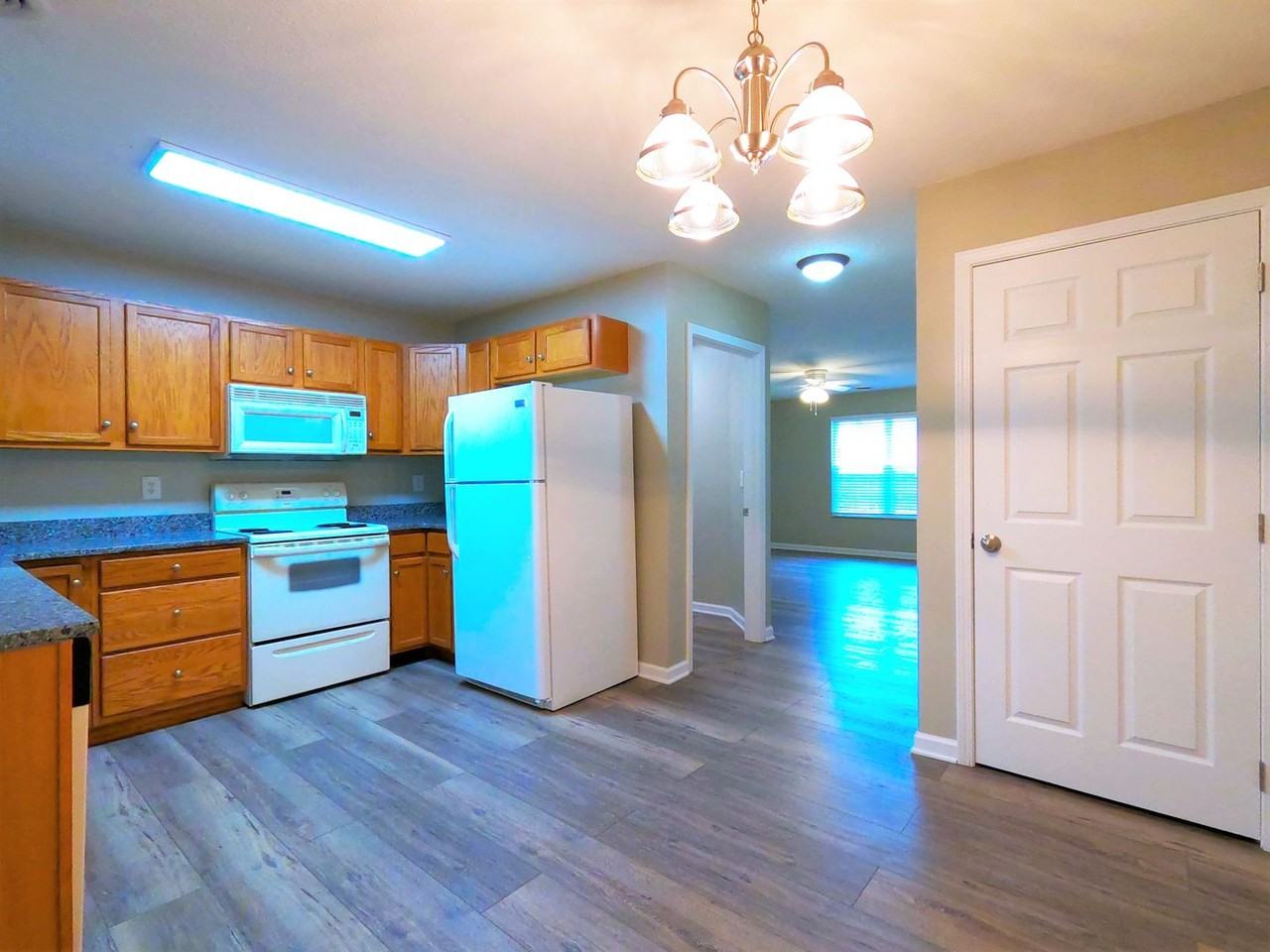1625 Maple View Way - Photo 5 of 13