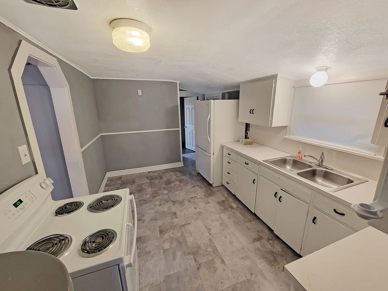 839 1st Ave N - Photo 6 of 16