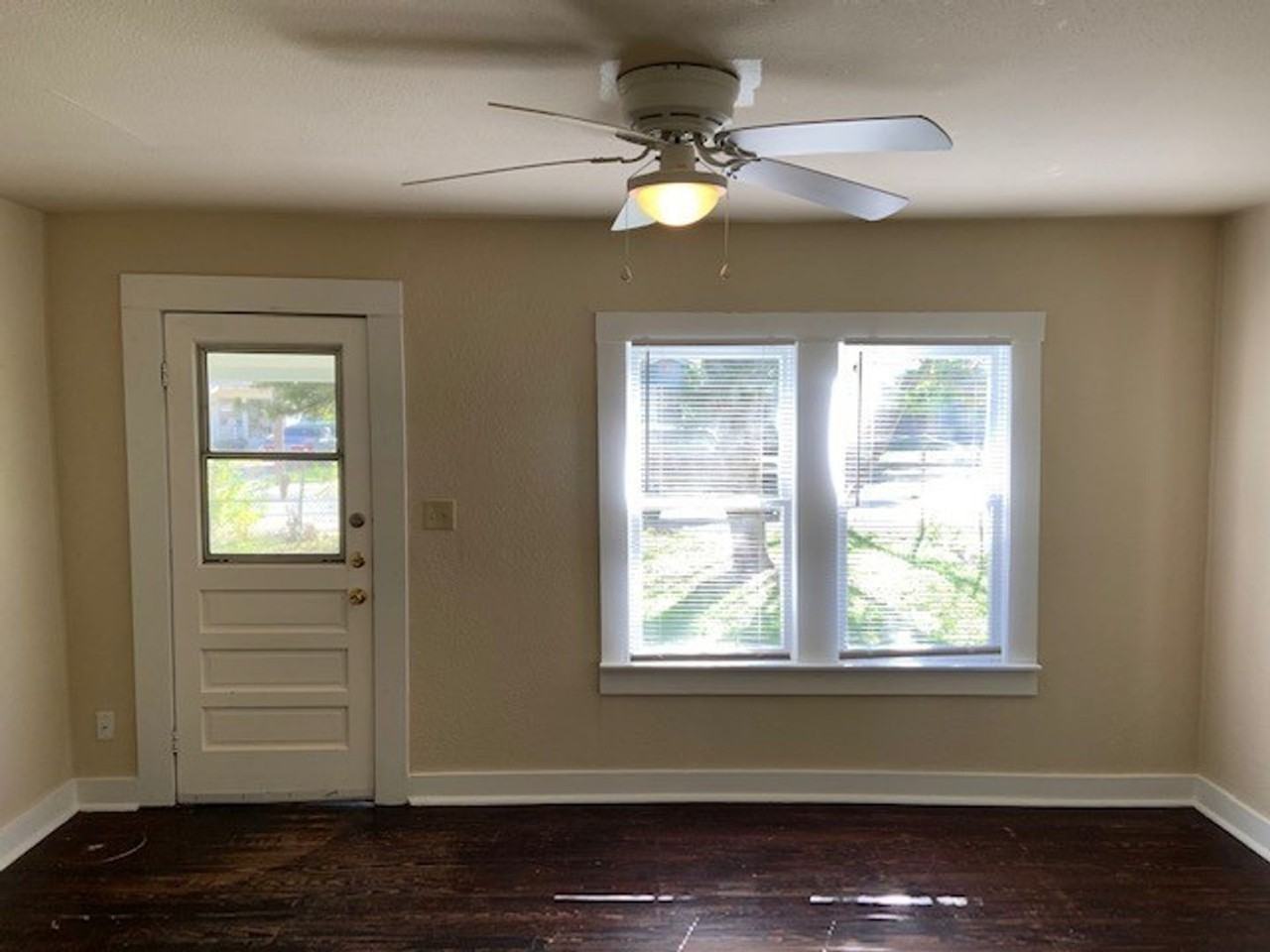 515 Lincolnshire Dr - Photo 2 of 14