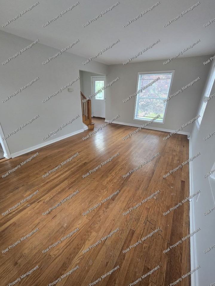 232 Gregory Ave - Photo 2 of 12