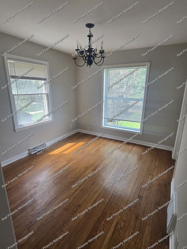 232 Gregory Ave - Photo 3 of 12
